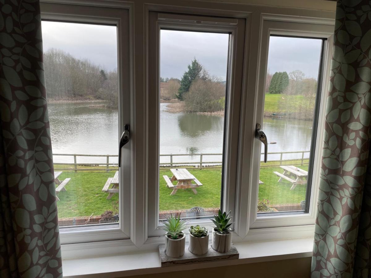 Cadmore Lodge Bed & Breakfast Tenbury Exteriör bild