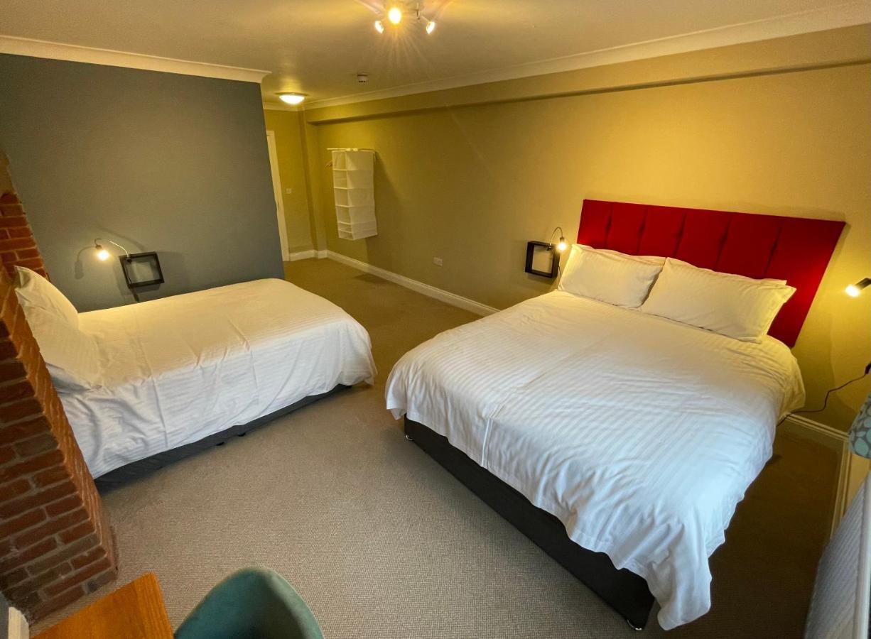 Cadmore Lodge Bed & Breakfast Tenbury Exteriör bild