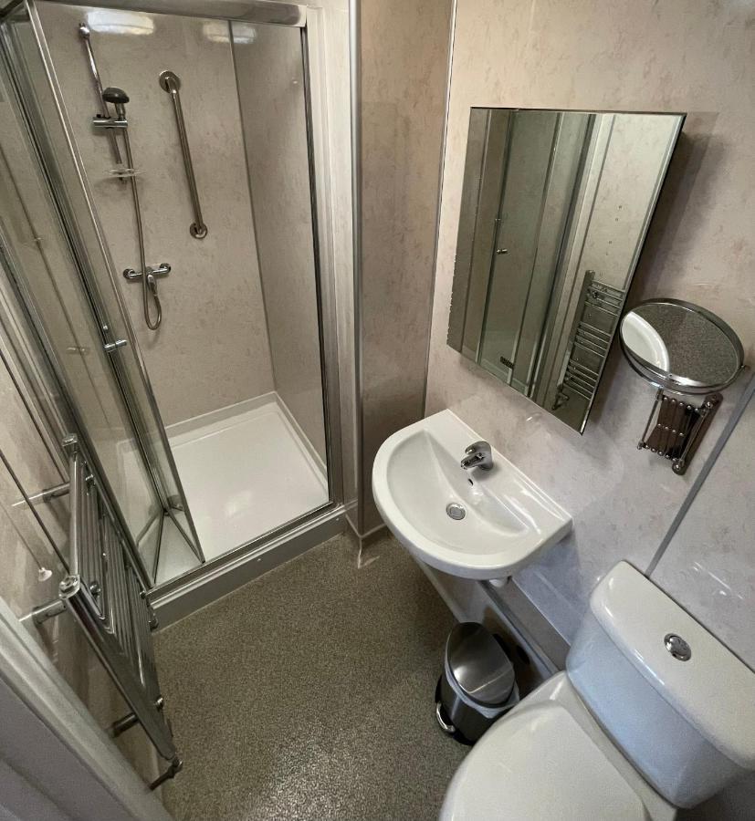 Cadmore Lodge Bed & Breakfast Tenbury Exteriör bild