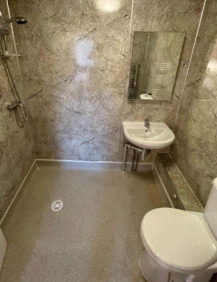Cadmore Lodge Bed & Breakfast Tenbury Exteriör bild