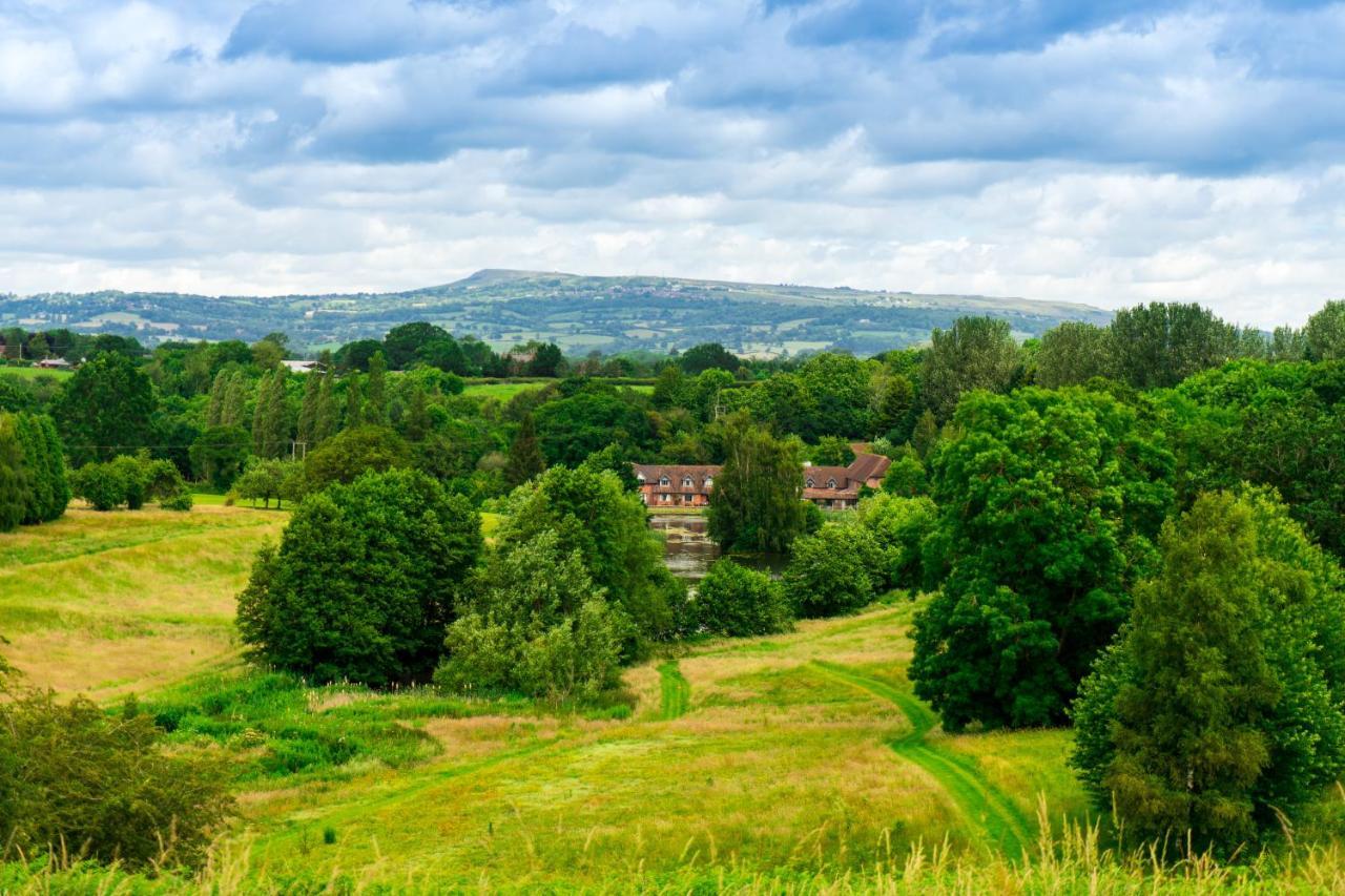 Cadmore Lodge Bed & Breakfast Tenbury Exteriör bild