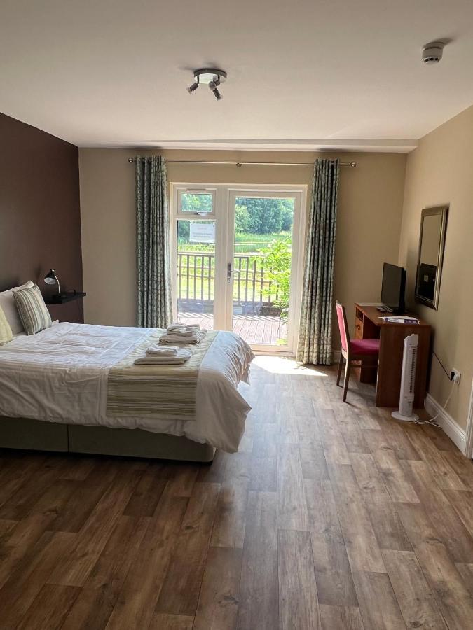 Cadmore Lodge Bed & Breakfast Tenbury Exteriör bild