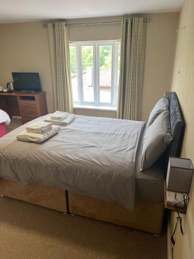 Cadmore Lodge Bed & Breakfast Tenbury Exteriör bild